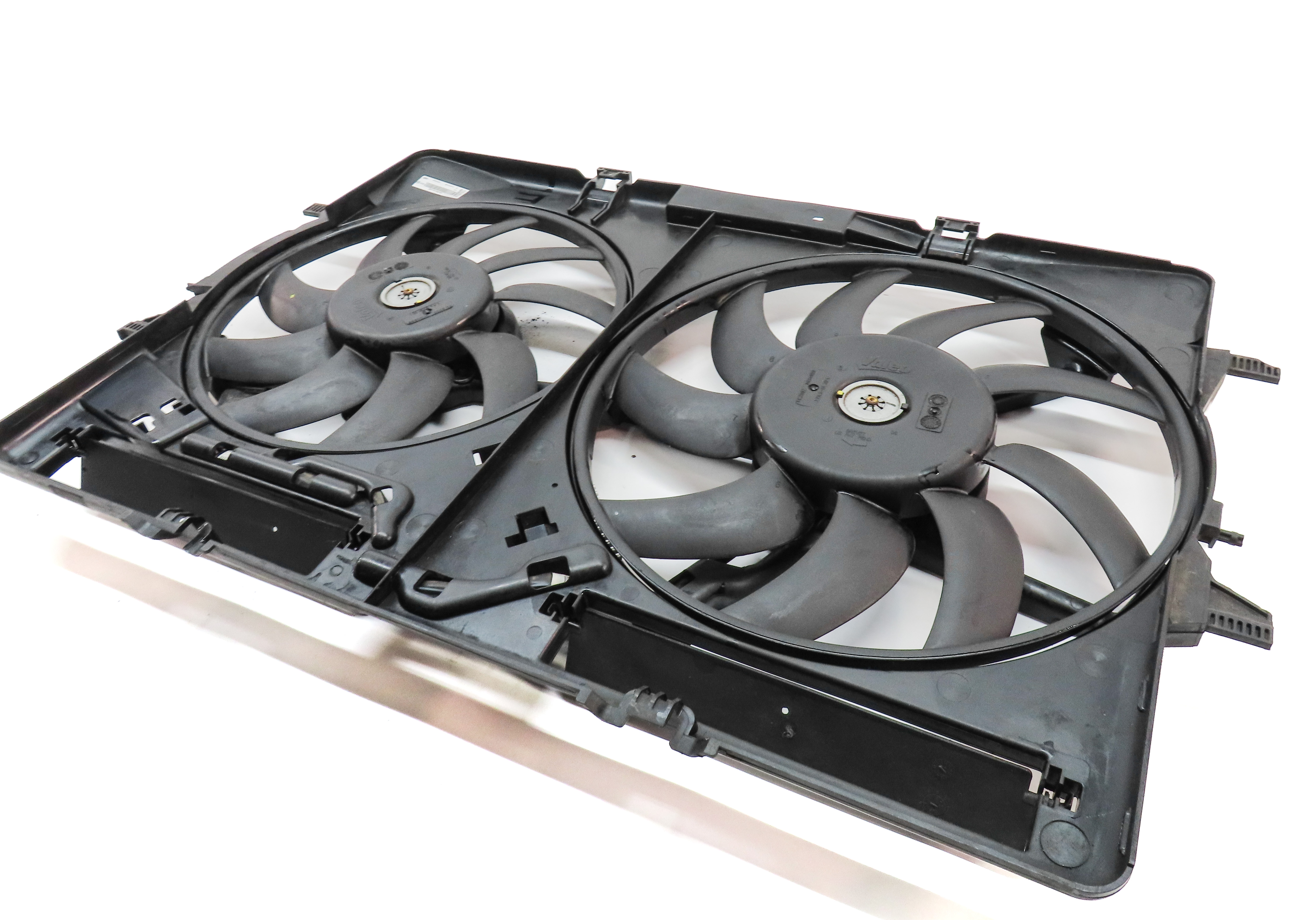 16-18 AUDI A6 Q3 (C7 8U) 2.0L TURBO ENGINE RADIATOR COOLING FAN SHROUD ASSEMBLY — exact item pictured
